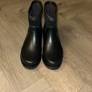 Ugg rain boots